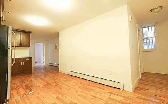4th image of 290 Sumpter St #2