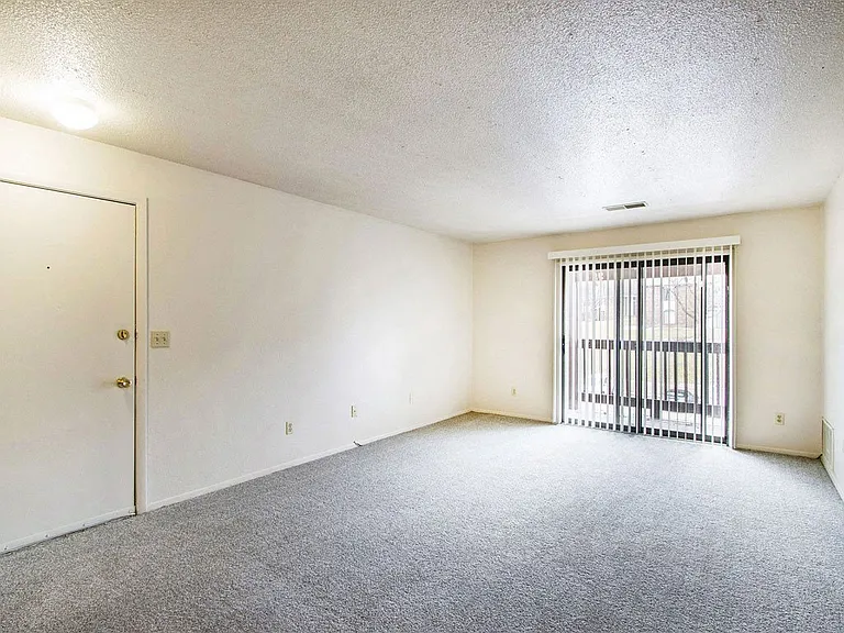 West Wind Apartments — Photo 61