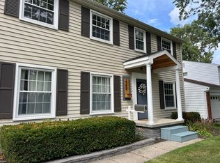 2209 Groesbeck Ave, Lansing, MI 48912