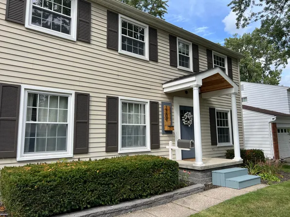 2209 Groesbeck Ave, Lansing, MI 48912