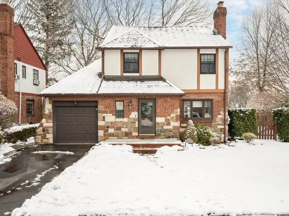 300 Kilburn Road S, Garden City South, NY 11530