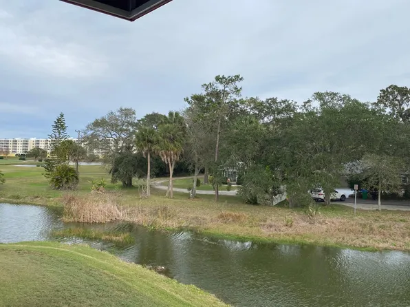 1400 Water View Dr W #202A, Largo, FL 33771