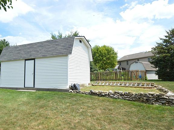 4th image of 5106 Blossom Ct