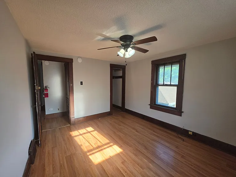 914 S Water St — Photo 11