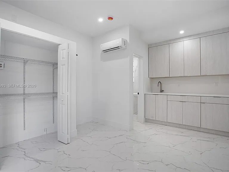 W 72nd Pl — Photo 6