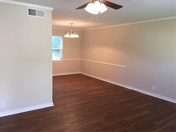 2nd image of 2602 Tolosa Dr