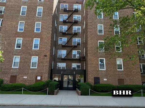 2461 E 29th St APT 1F, Brooklyn, NY 11235