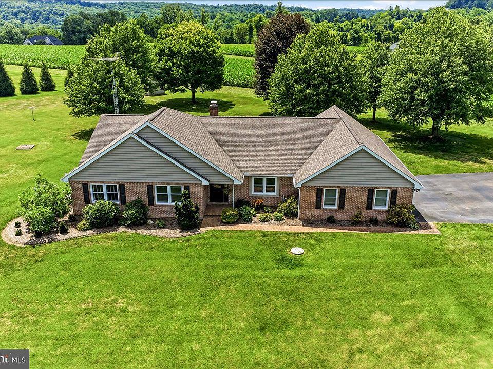 1st image of 300 Sleepy Hollow Rd
