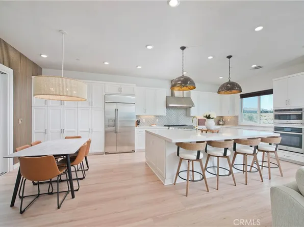 27533 Golden Currant Pl, Valencia, CA 91381