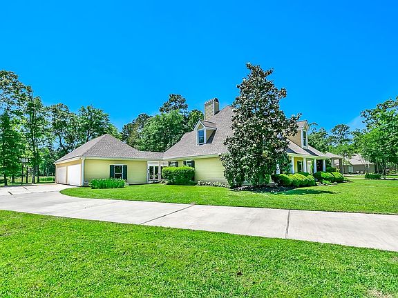 4th image of 10827 Clubhouse Cir