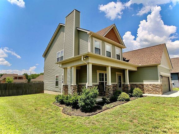 2nd image of 717 Laurel Ln