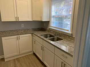 722 W Dolphin St, Siler City, NC 27344