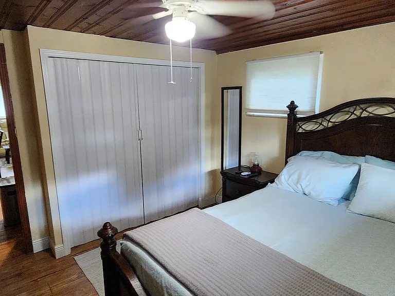 208 N Oakwood Ave #B — Photo 5
