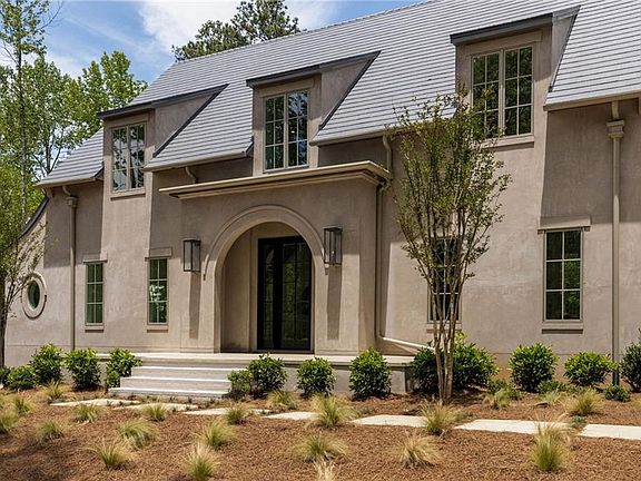 3rd image of 555 Augusta Ln