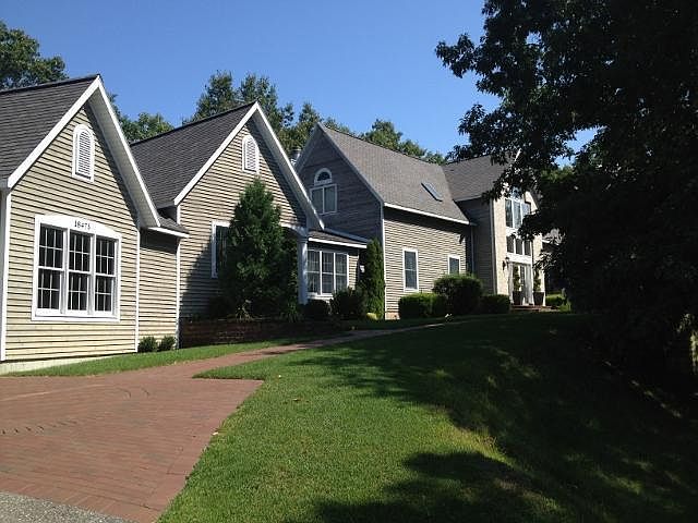 1st image of 18475 Iroquois Dr