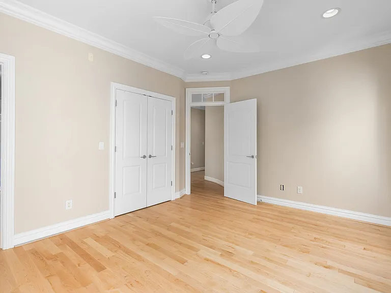 882 W Ocean View Ave — Photo 17