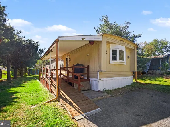 134 Locust Ln, New Providence, PA 17560