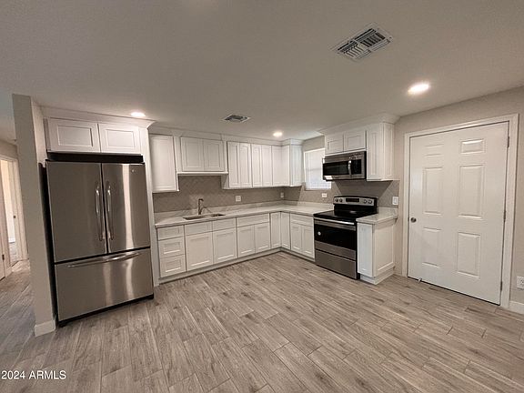 2nd image of 8201 W MEADOWBROOK Avenue
