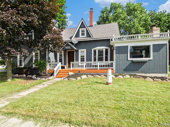 405 Schoolhouse St, Ortonville, MI 48462