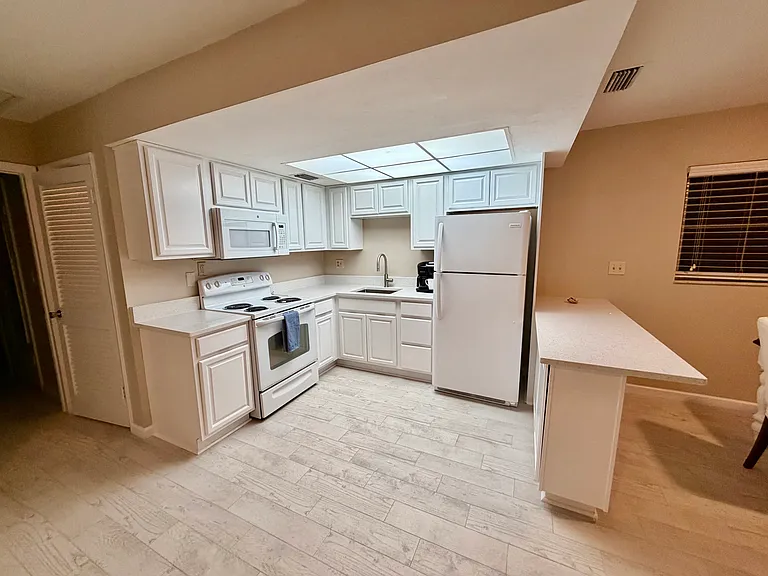 220 Park Blvd N #203 — Photo 5