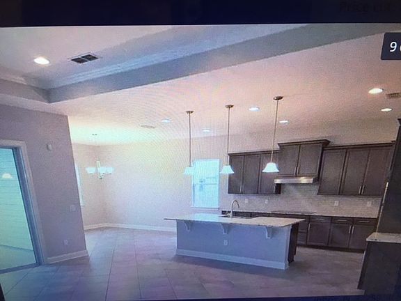 3rd image of 808 Montague Dr
