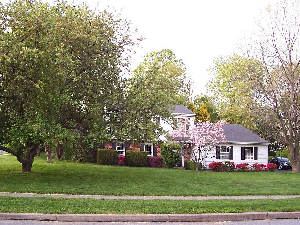 2nd image of 1002 Morse Dr