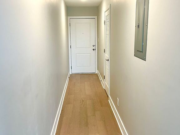4th image of 1817 Maryland Ave #404