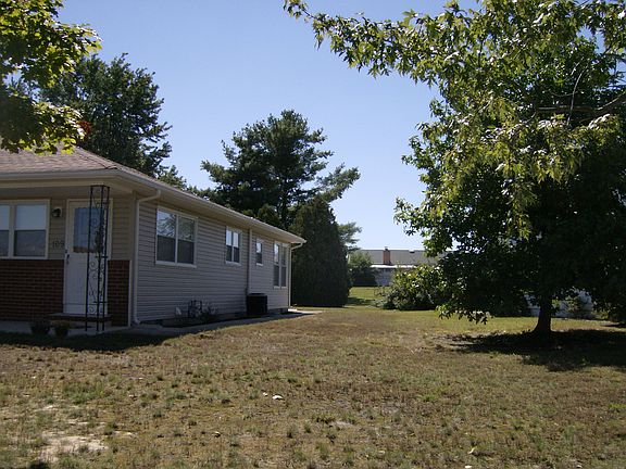 3rd image of 109 Bonaire Dr