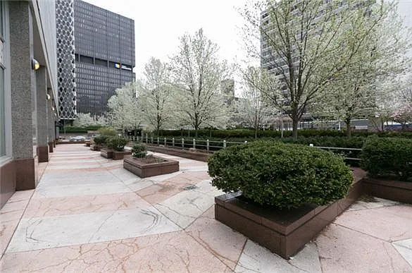 201 Stanwix — Photo 25
