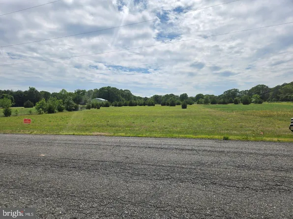 814 N Chew Rd, Hammonton, NJ 08037