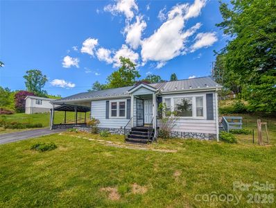 97 Tom Sparks Rd, Spruce Pine, NC, 28777