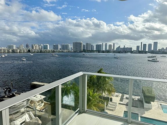 2nd image of 17111 Biscayne Blvd Unit 409
