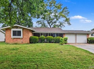 5172 Priorybrook Rd, Florissant, MO 63033