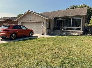 2015 Randolph Ave, Windsor, ON N9B 2W4