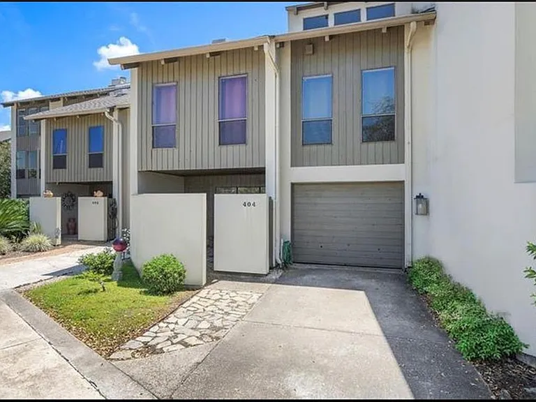 404 Tchefuncte Oaks Dr #404 — Photo 1