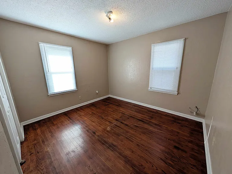 5600 S Rockwood Ave — Photo 11