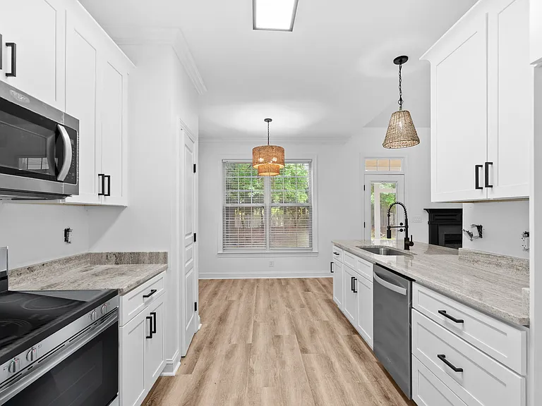 36021 Brampton Dr — Photo 10