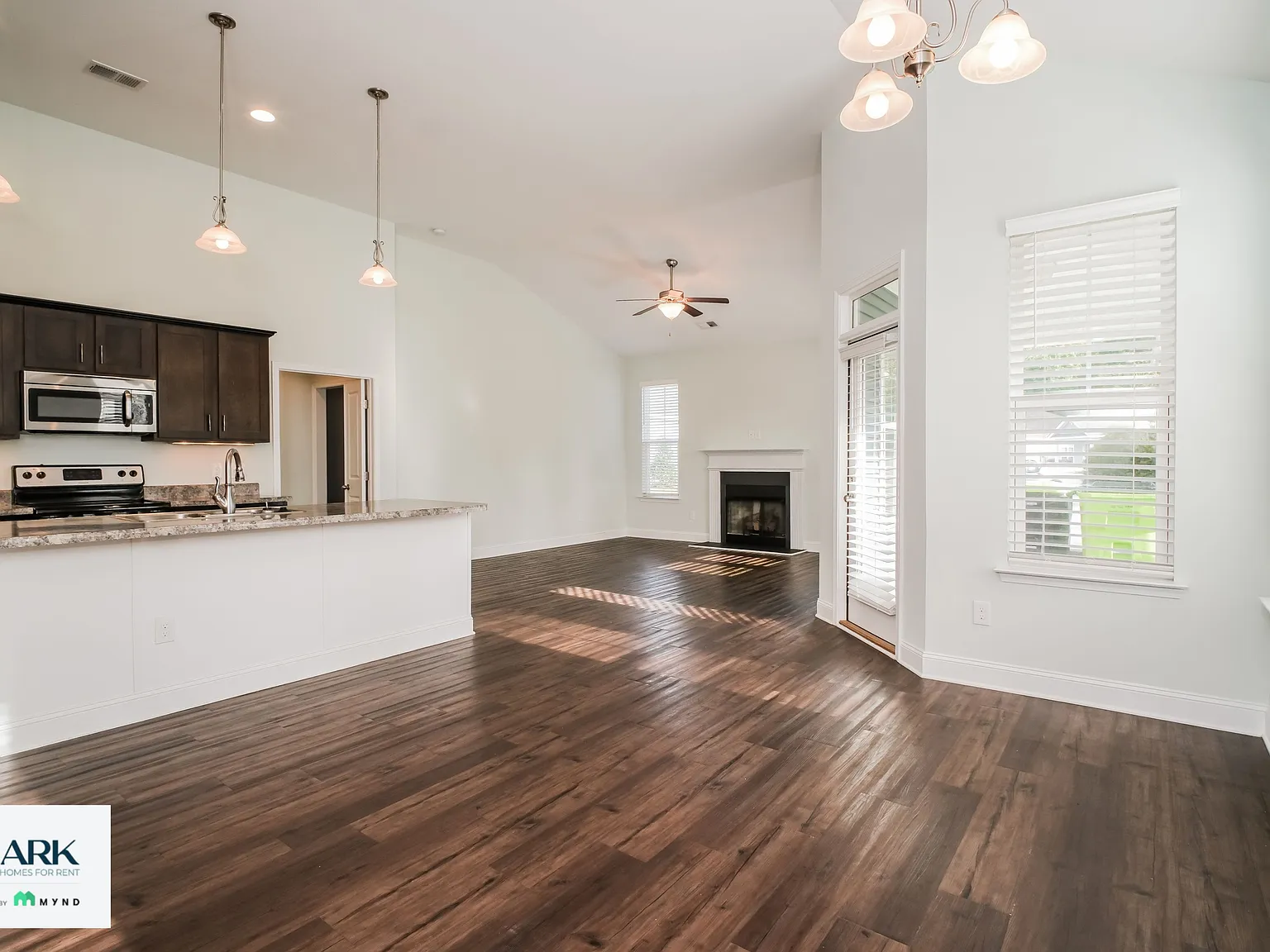 3 bed, 2.0 bath, 1622 sqft, $1,749 — Photo 4