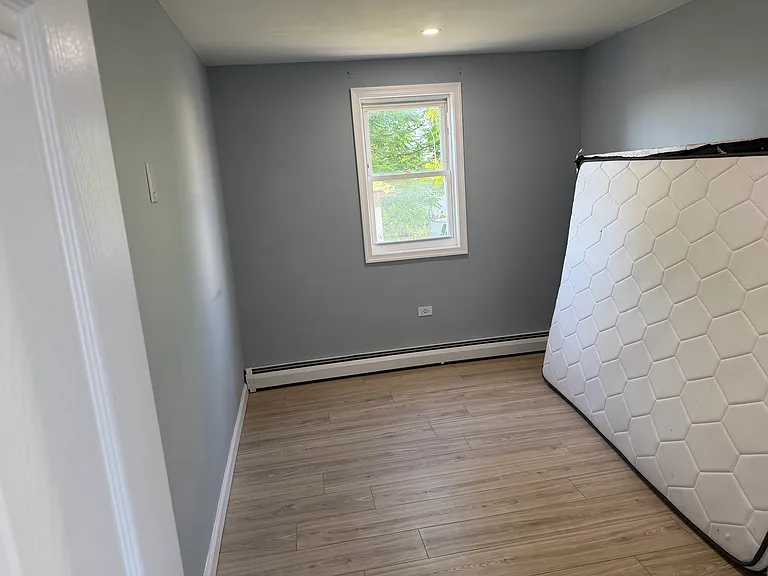 210 Ziegler St — Photo 4