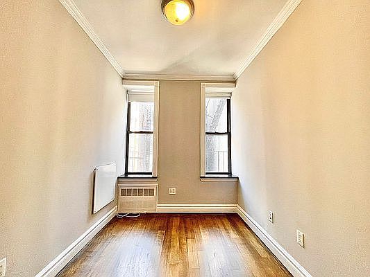 5th image of 462 W 52nd St #2E