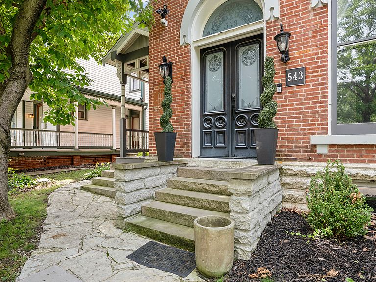 Listing photo 3