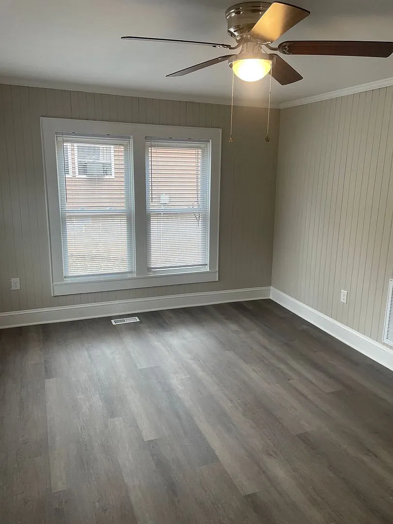 4891 Doris Street — Photo 2