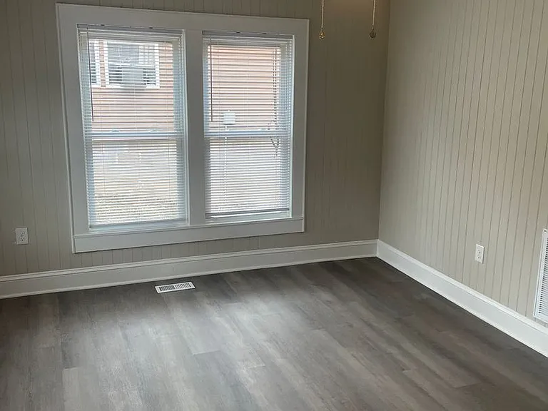 4891 Doris St — Photo 2