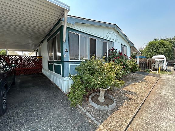 2nd image of 1430 Chestnut St Trailer 26