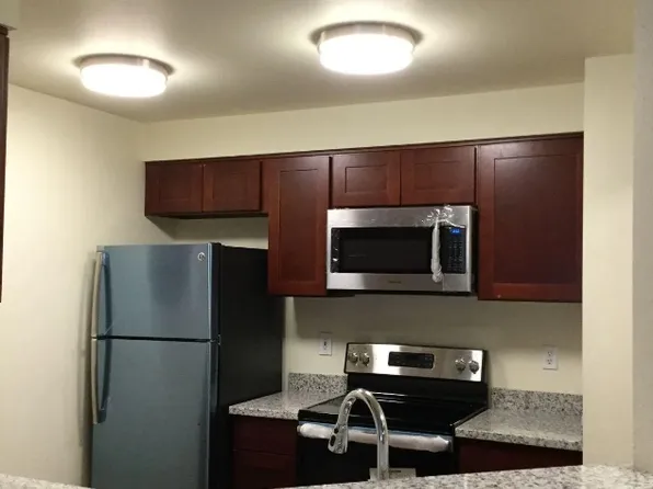5630 14th Dr W APT 102, Everett, WA 98203