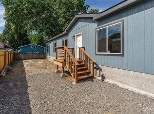 1403 S 4th Ave, Kelso, WA