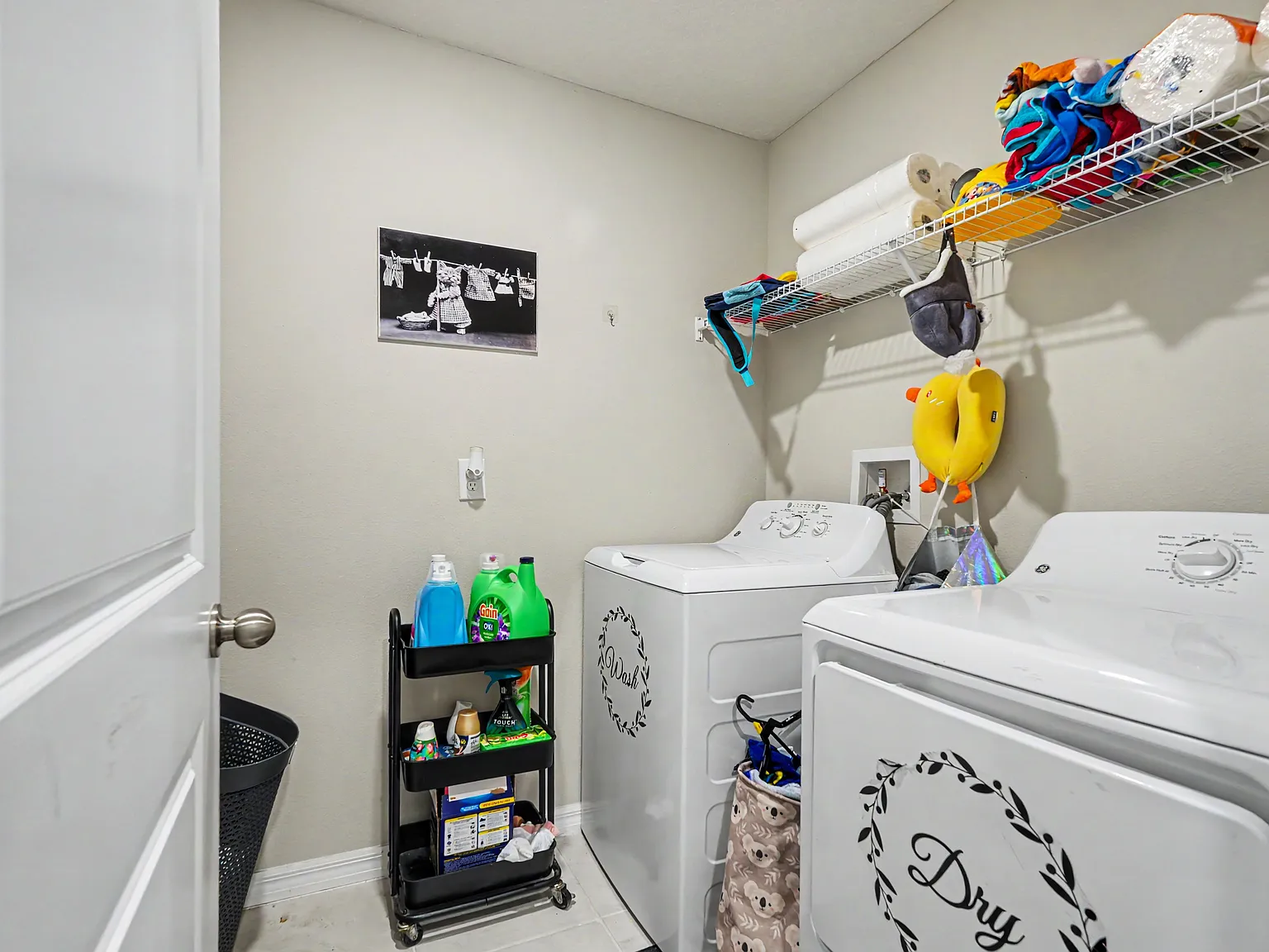 6 bed, 3130 sqft, $3,400 — Photo 2