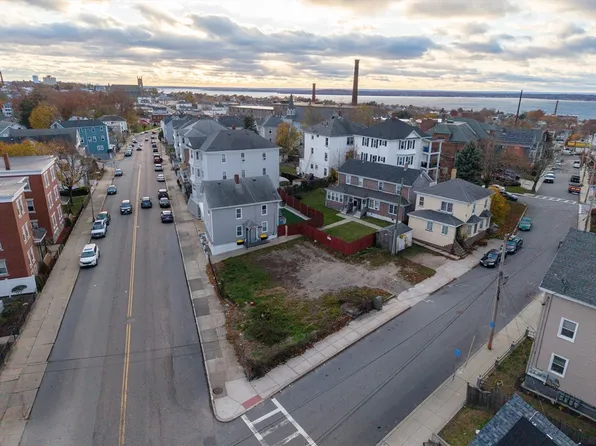 1173 S Main St, Fall River, MA 02724