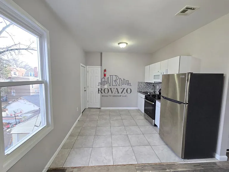 298 Halsted St #1 — Photo 2