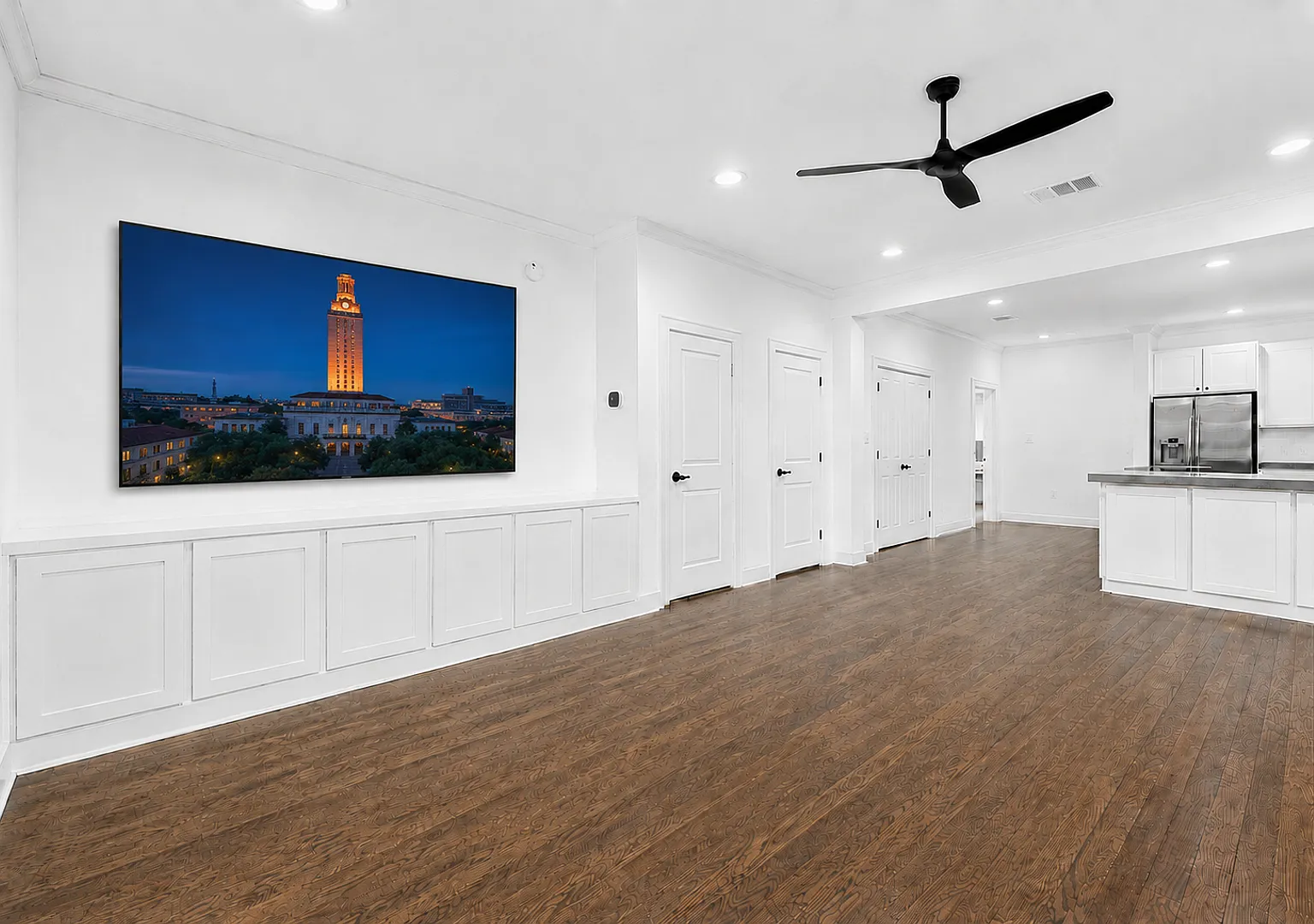 1204 W 22 1/2 St - Fully remodeled 1 story West Campus house with large yard — Photo 4